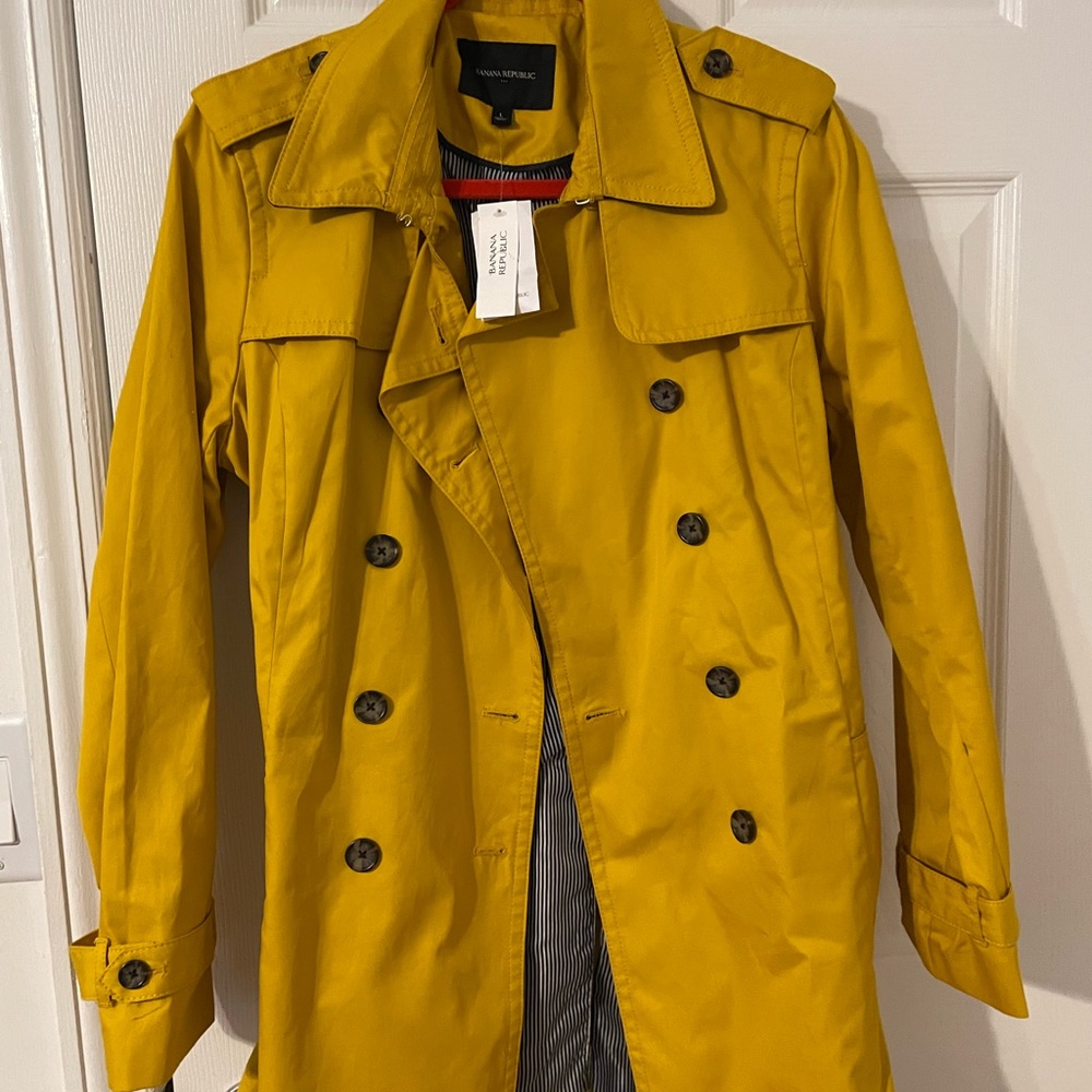 Brand new Banana Republic mustard trench size large